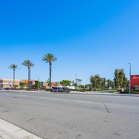 Tradewinds Motel Lakewood Exterior photo